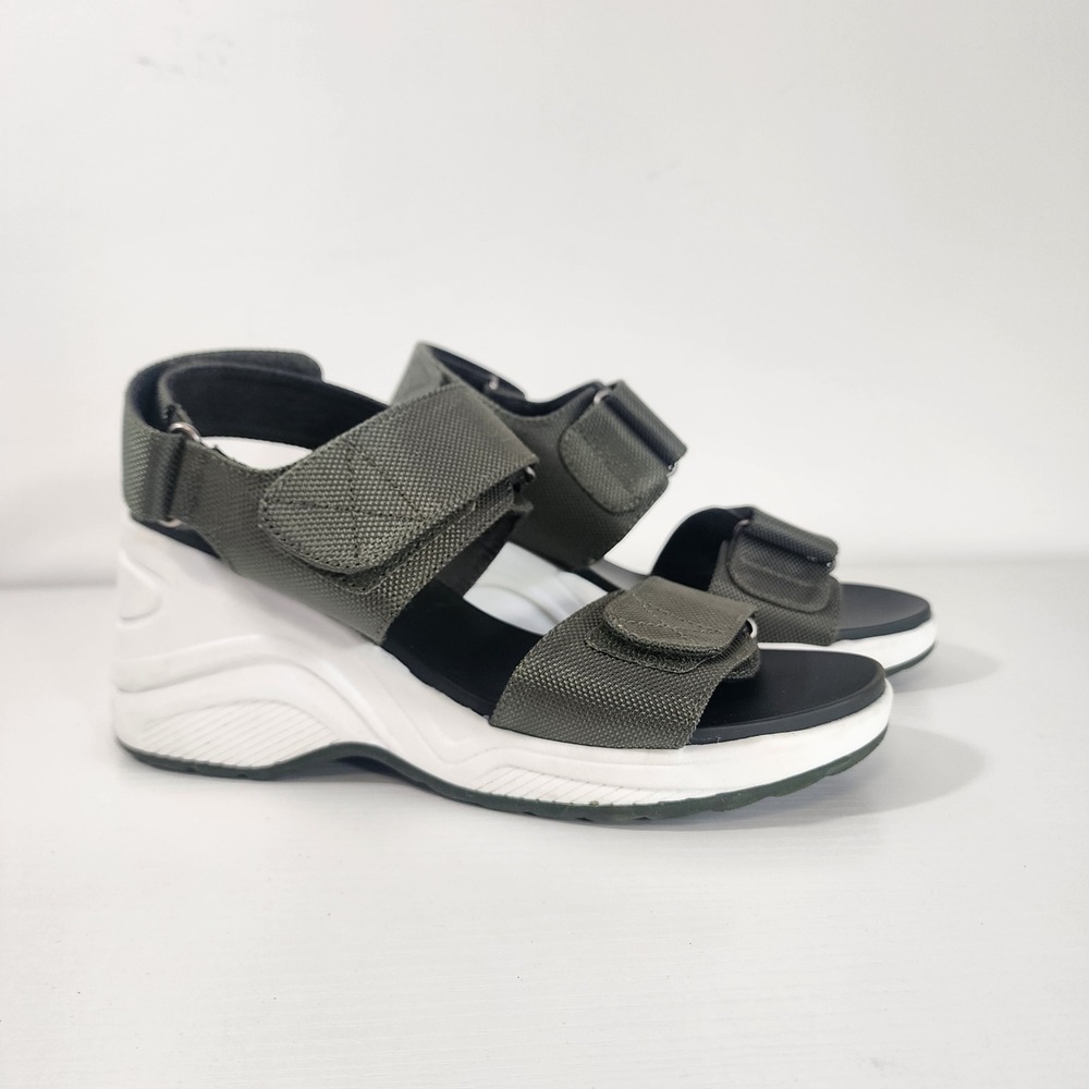 Blondo Marylee Waterproof Wedge Sandals Green Platform Sport‎ Comfort 9 gorpcore